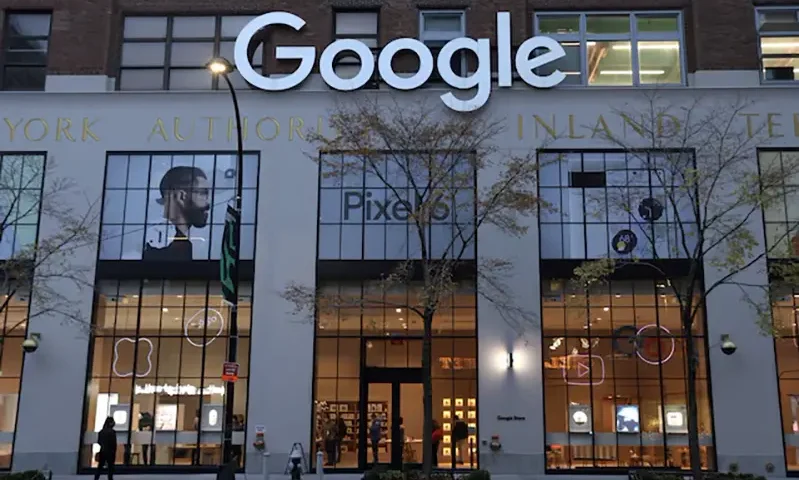 The logo for Google LLC is seen at the Google Store Chelsea in Manhattan, New York City, New York, U.S., November 17, 2021. REUTERS/Andrew Kelly/File Photo