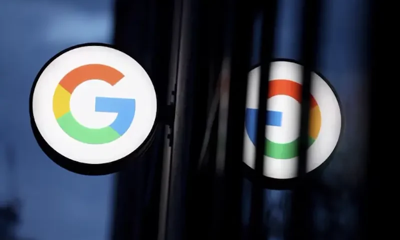 The logo for Google is seen at the Google Store Chelsea in Manhattan, New York City, U.S., November 17, 2021. REUTERS/Andrew Kelly/File Photo