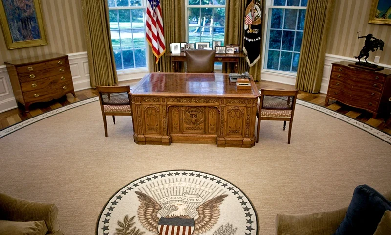 The desk of U.S. President Barack Obama sits in the newly redecorated Oval Office of the White House August 31, 2010 in Washington, D.C. U.S. President Barack Obama will give his second address from Oval Office August 31, 2010 to mark the shift away from combat in the war in Iraq. (Photo by Brendan Smialowski-Pool/Getty Images)